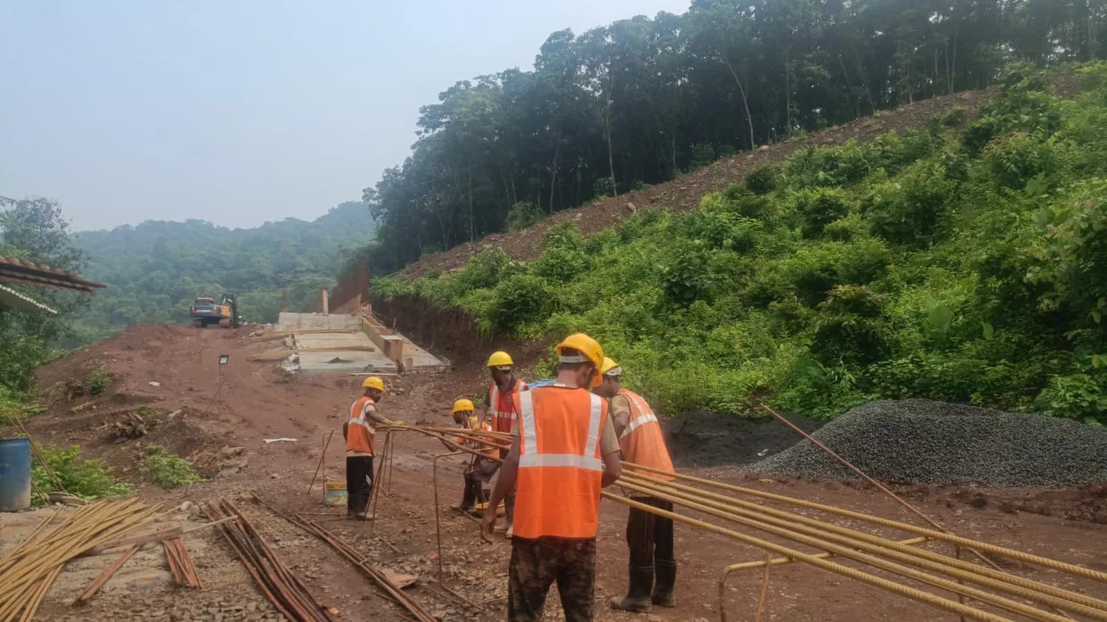 Construction progress on the Motus Luxora hillside